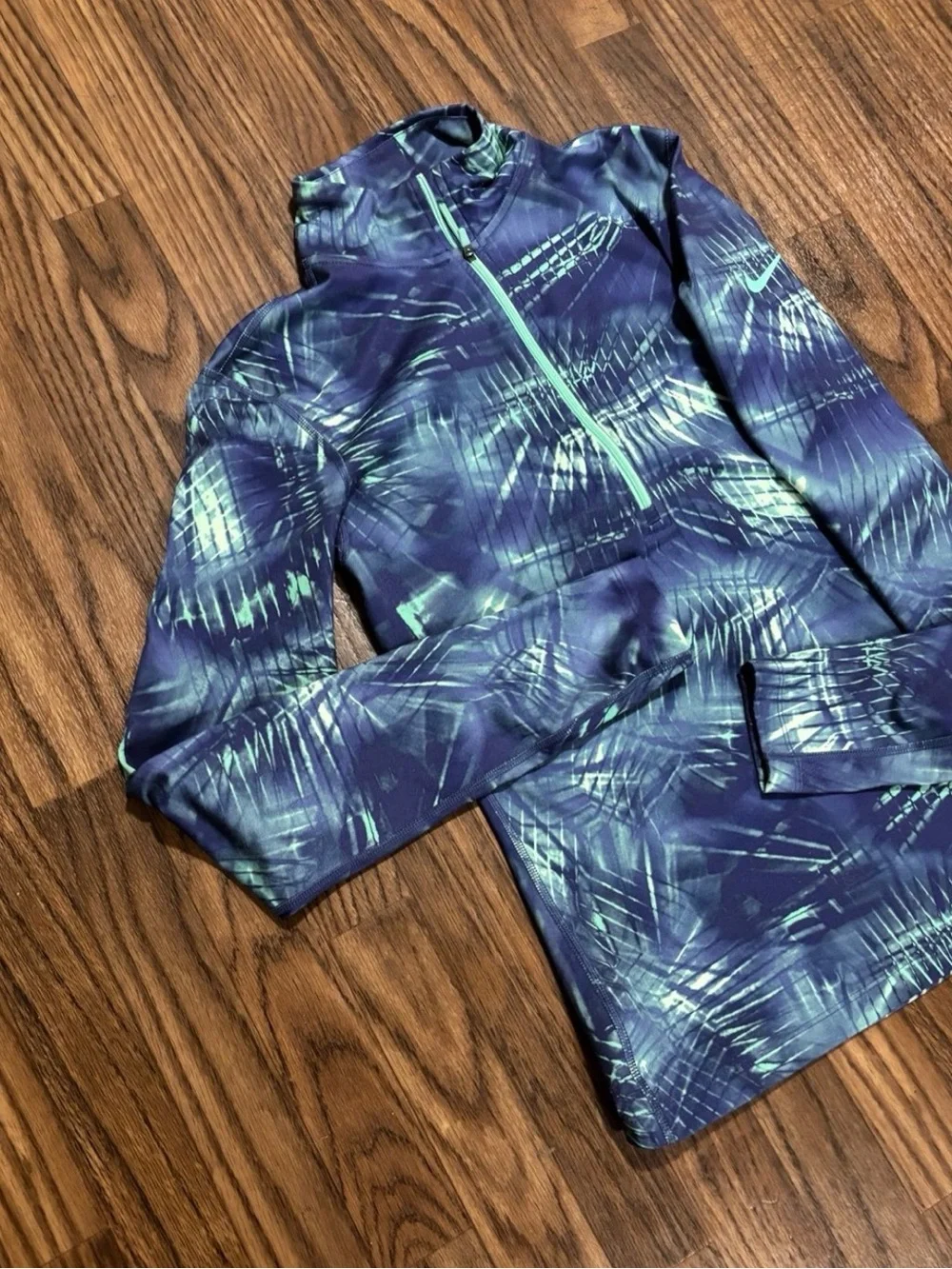 Nike Dri Fit * Woman’s Mint Green and Blue Training Top * Small.